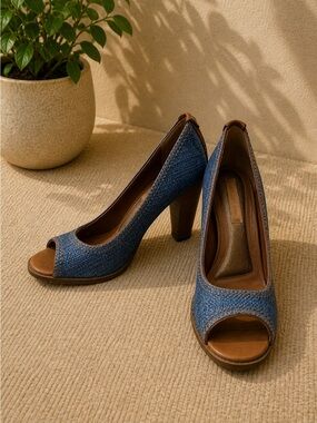 Vintage Calvin Klein Jeans Denim Peep Toe Platform Heels Womens Blue Woven Pumps